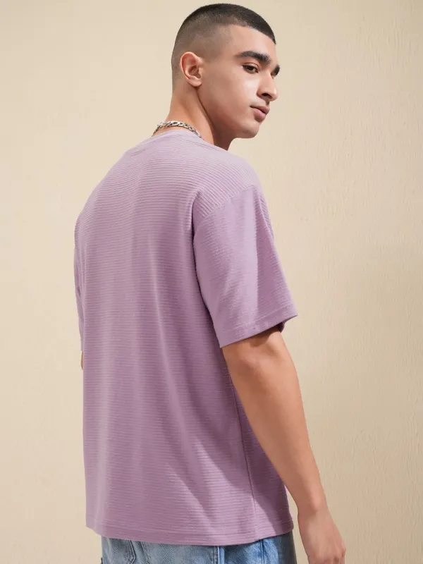 Highlander Men Mauve Solid Round Neck Oversized Fit T-Shirt