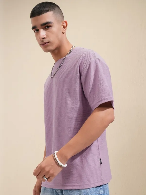 Highlander Men Mauve Solid Round Neck Oversized Fit T-Shirt