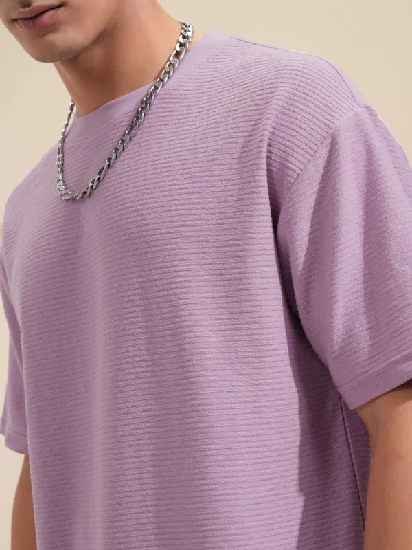 Highlander Men Mauve Solid Round Neck Oversized Fit T-Shirt