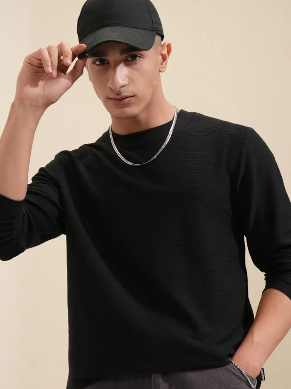 Highlander Men Black Solid Round Neck Relaxed Fit T-Shirt