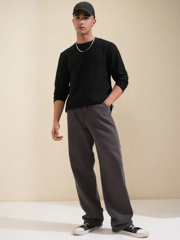 Highlander Men Black Solid Round Neck Relaxed Fit T-Shirt