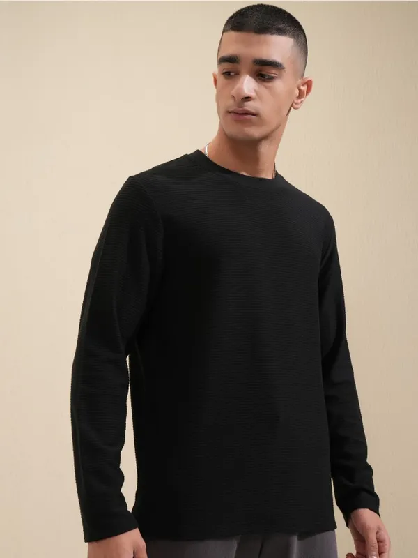 Highlander Men Black Solid Round Neck Relaxed Fit T-Shirt