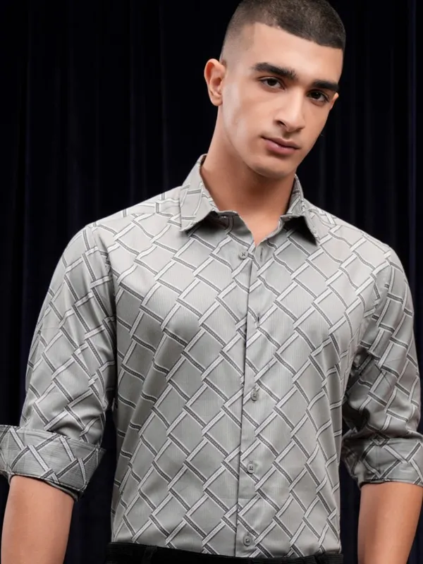 Highlander Men Grey Printed Slim Fit Casual Shirt