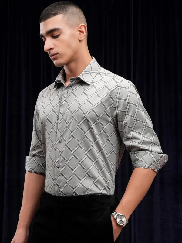 Highlander Men Grey Printed Slim Fit Casual Shirt