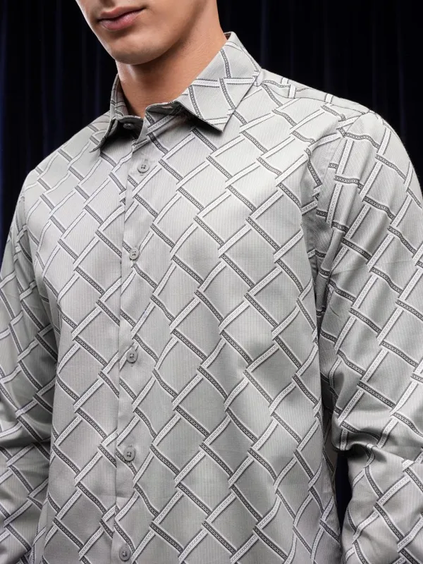 Highlander Men Grey Printed Slim Fit Casual Shirt