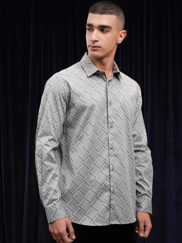Highlander Men Grey Printed Slim Fit Casual Shirt