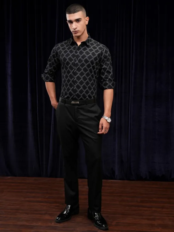 Highlander Men Black Textured Slim Fit Casual Shirt