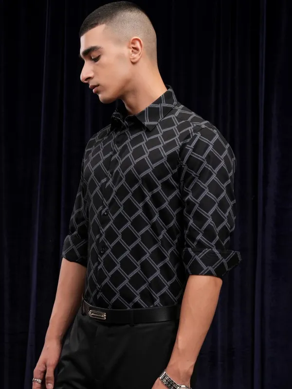 Highlander Men Black Textured Slim Fit Casual Shirt