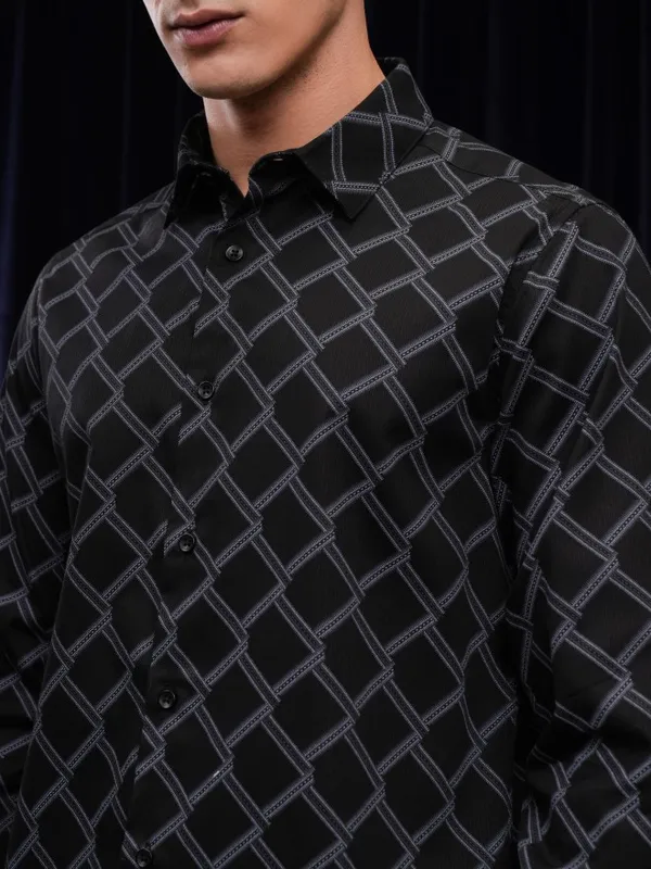 Highlander Men Black Textured Slim Fit Casual Shirt