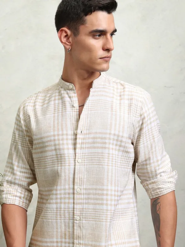 Highlander Men Beige Checked Regular Fit Casual Shirt