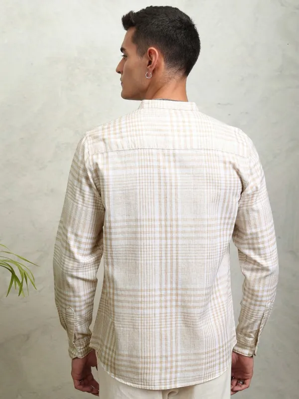 Highlander Men Beige Checked Regular Fit Casual Shirt