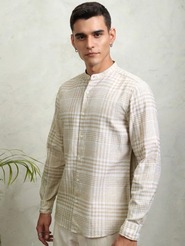 Highlander Men Beige Checked Regular Fit Casual Shirt