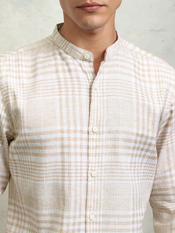Highlander Men Beige Checked Regular Fit Casual Shirt