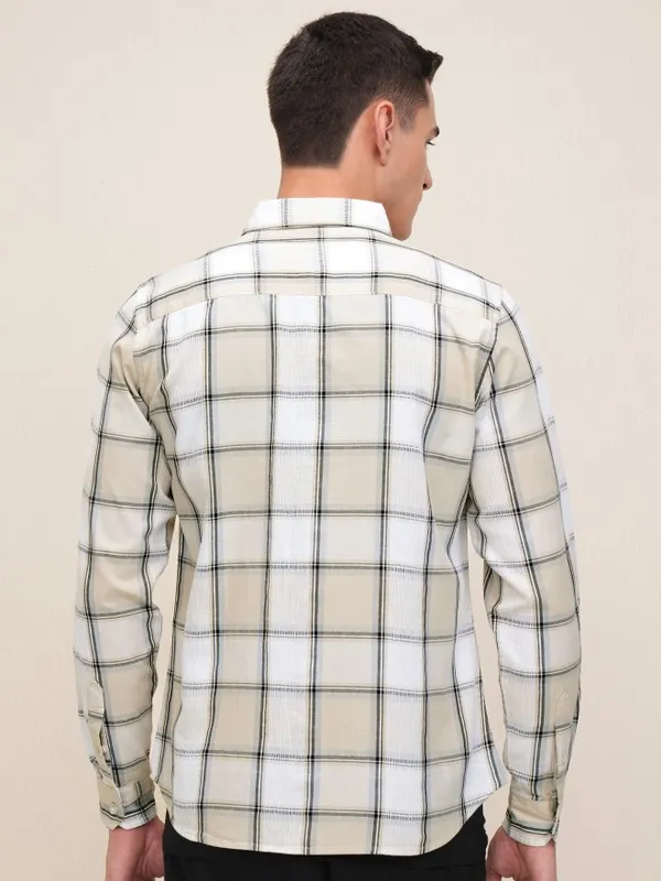 Highlander Men Beige Checked Regular Fit Casual Shirt