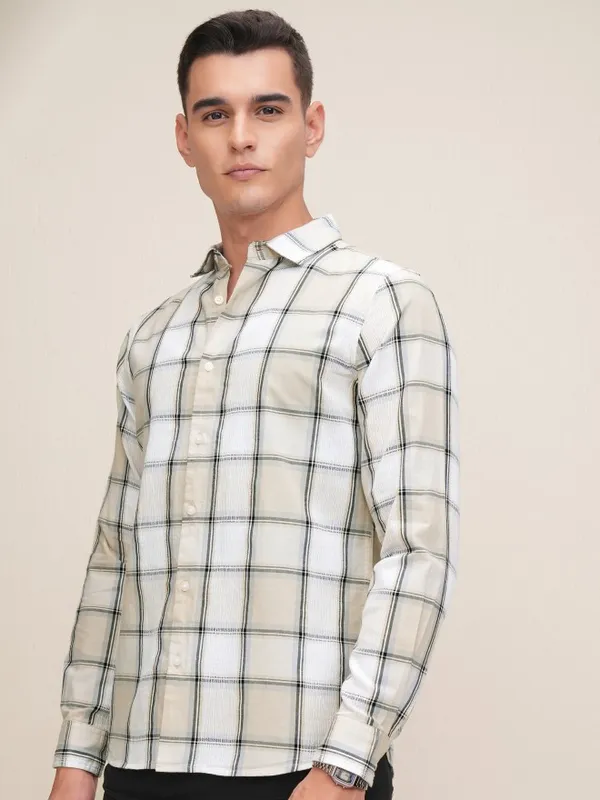 Highlander Men Beige Checked Regular Fit Casual Shirt