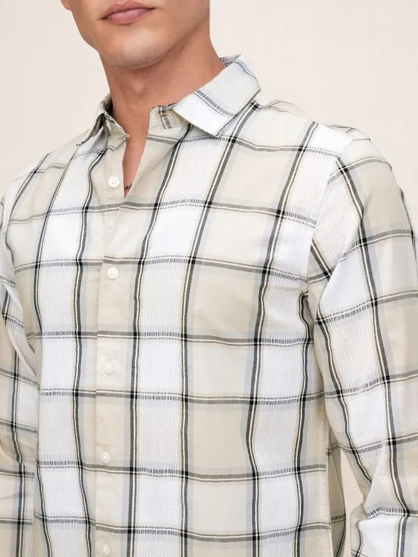 Highlander Men Beige Checked Regular Fit Casual Shirt