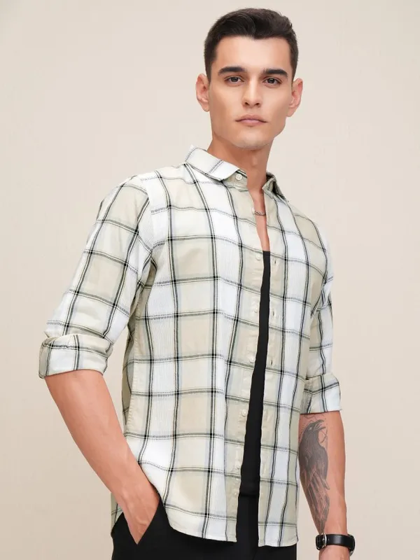 Highlander Men Beige Checked Regular Fit Casual Shirt