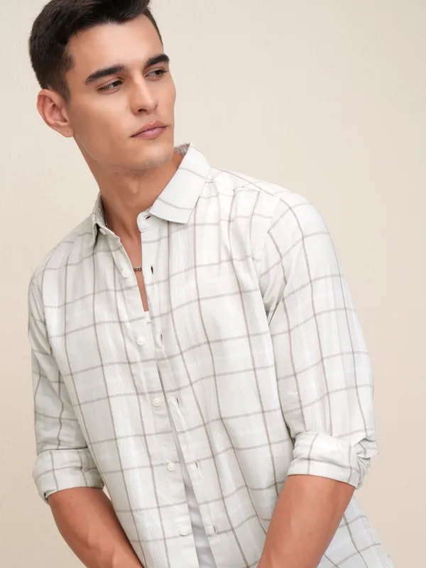 Highlander Men Off White Checked Regular Fit Casual Shirt