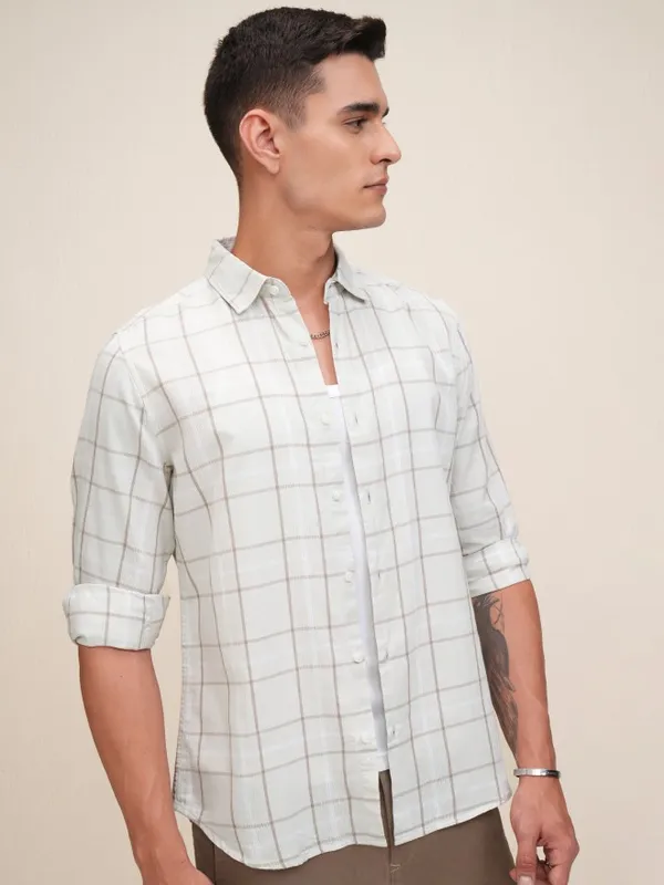Highlander Men Off White Checked Regular Fit Casual Shirt