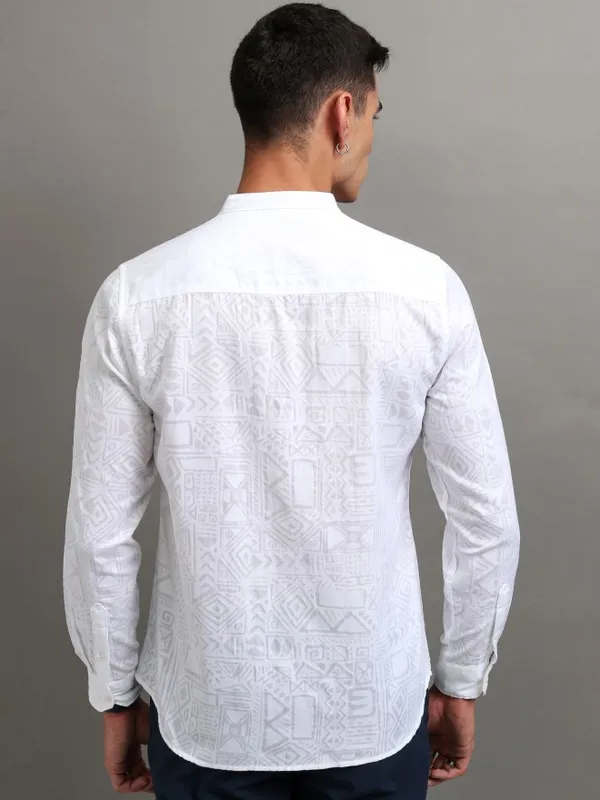 Highlander Men White Printed Regular Fit Casual Shirt
