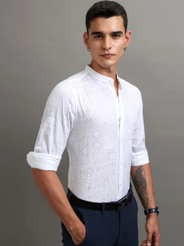 Highlander Men White Printed Regular Fit Casual Shirt