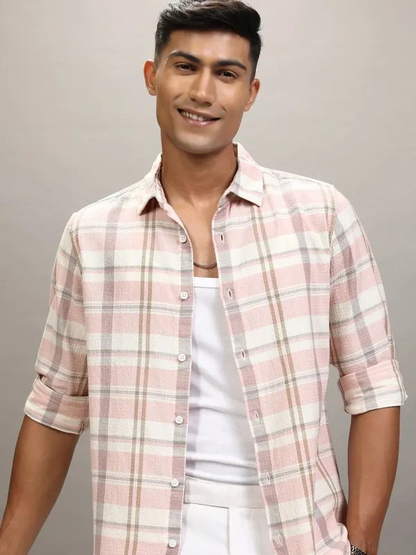 Locomotive Men Cream Checked Regular Fit Casual Shirt