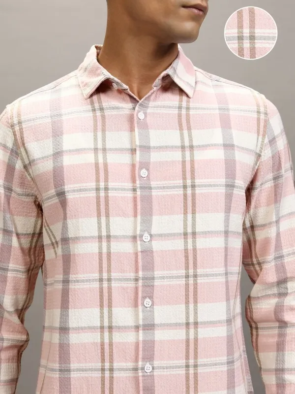 Locomotive Men Cream Checked Regular Fit Casual Shirt