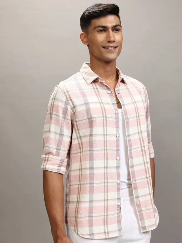 Locomotive Men Cream Checked Regular Fit Casual Shirt