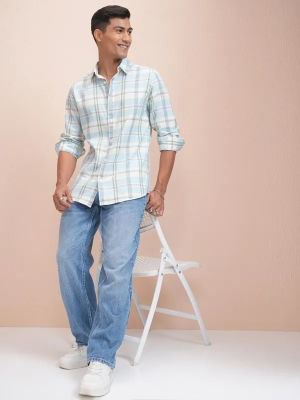 Locomotive Men Cream Checked Regular Fit Casual Shirt