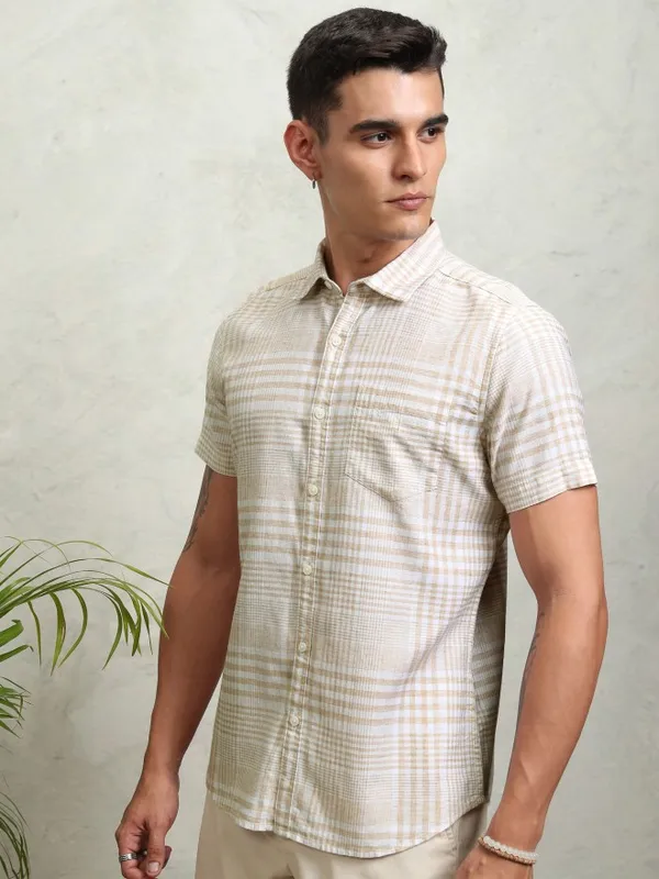 Highlander Men Beige Checked Regular Fit Casual Shirt