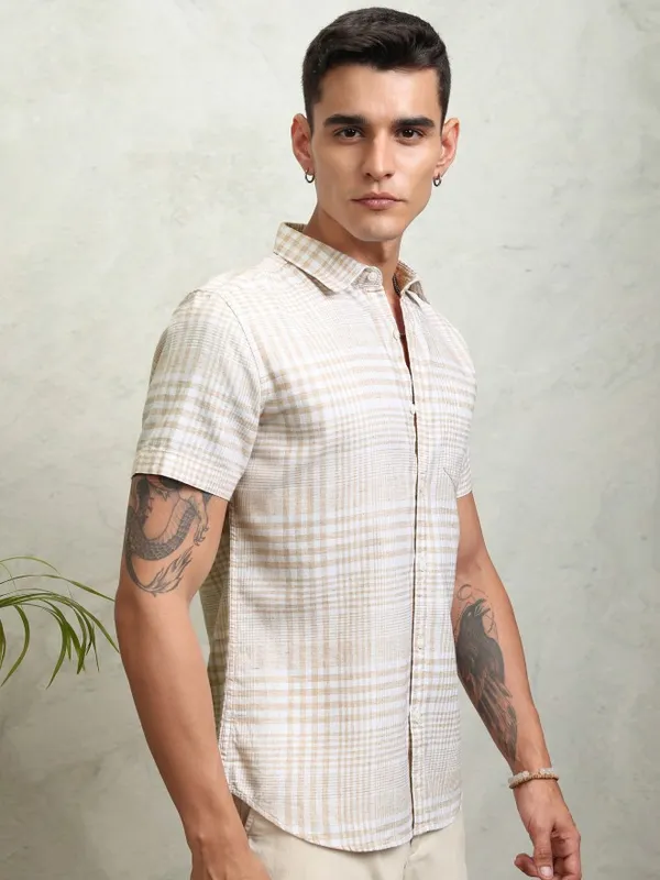 Highlander Men Beige Checked Regular Fit Casual Shirt