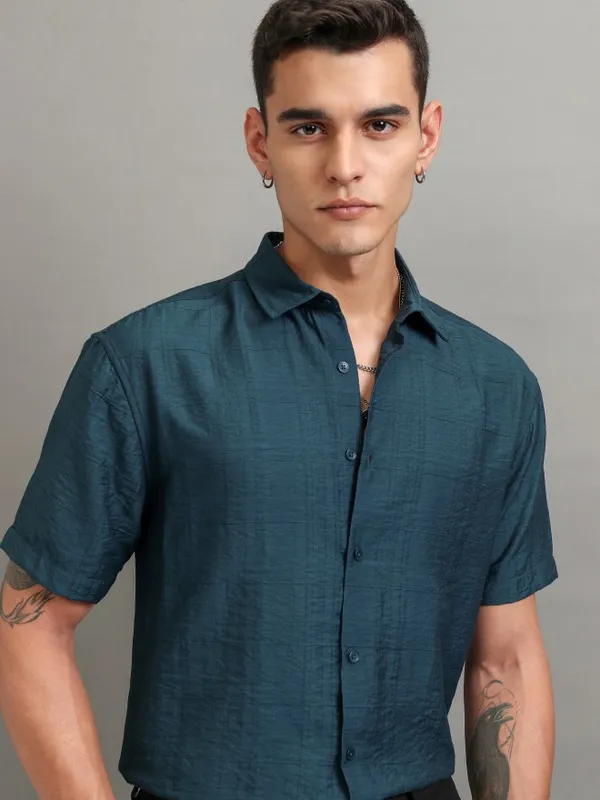 Highlander Men Teal Textured Relaxed Fit Casual Shirt