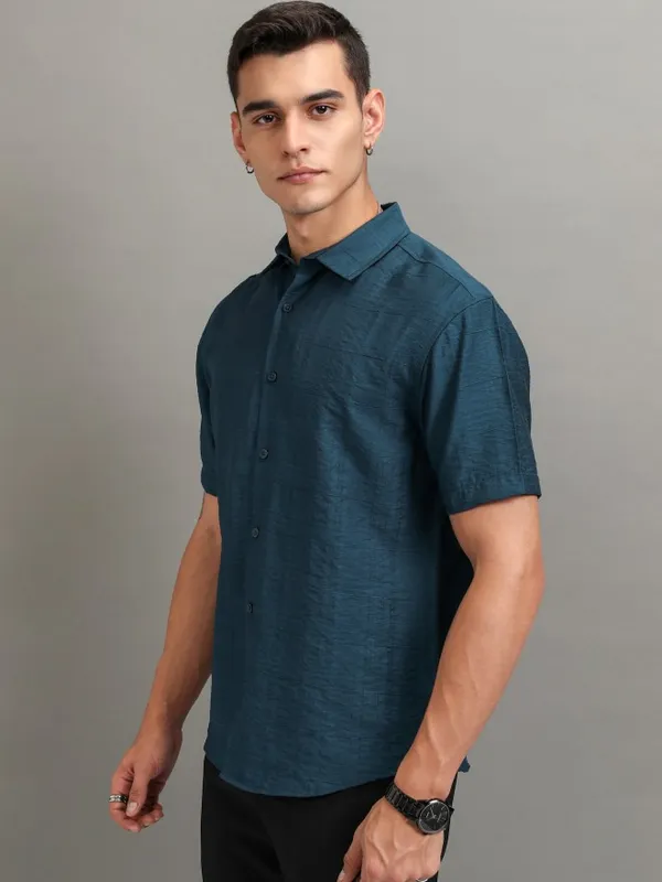 Highlander Men Teal Textured Relaxed Fit Casual Shirt
