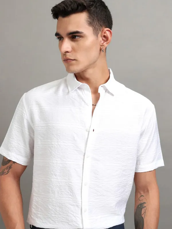 Highlander Men White Textured Relaxed Fit Casual Shirt