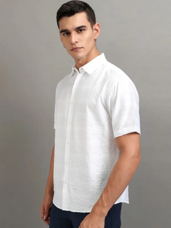 Highlander Men White Textured Relaxed Fit Casual Shirt