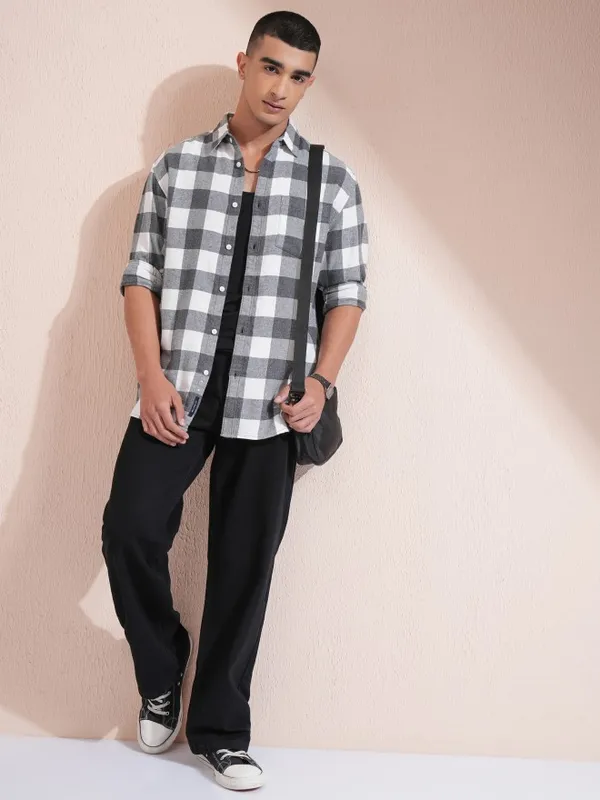 Highlander Men White Checked Relaxed Fit Casual Shirt