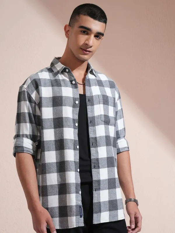 Highlander Men White Checked Relaxed Fit Casual Shirt