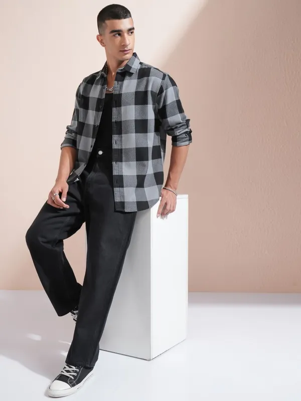 Highlander Men Grey Checked Relaxed Fit Casual Shirt