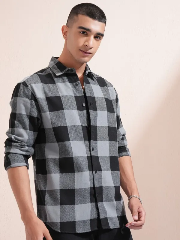 Highlander Men Grey Checked Relaxed Fit Casual Shirt