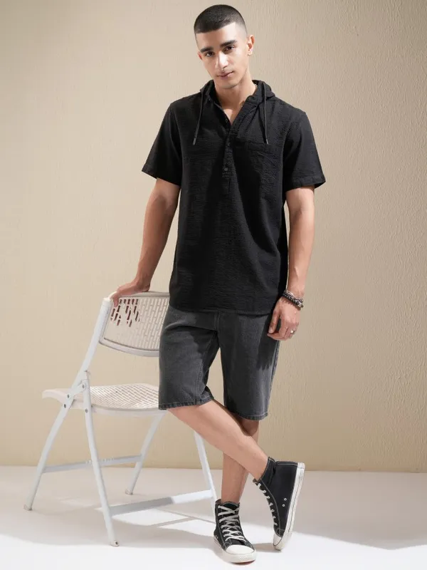 Highlander Men Black Textured Relaxed Fit Casual Shirt