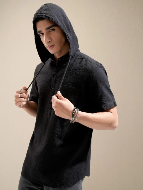 Highlander Men Black Textured Relaxed Fit Casual Shirt