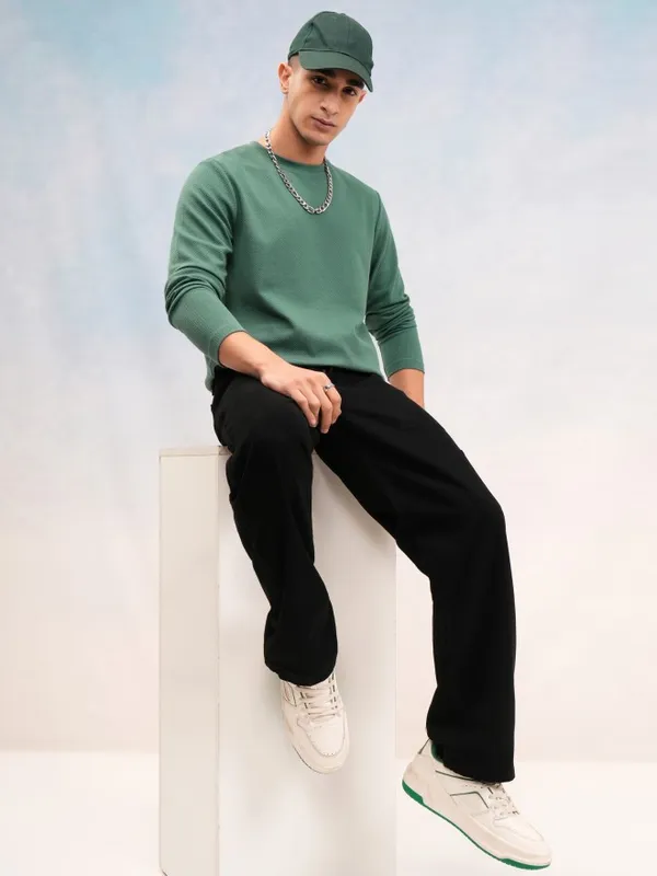Highlander Men Teal Solid Round Neck Relaxed Fit T-Shirt