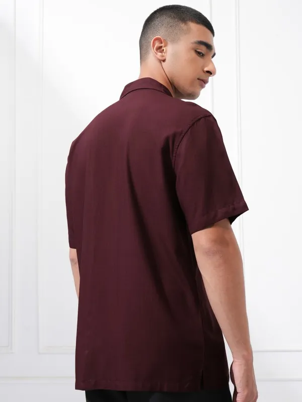 Highlander Men Maroon Textured Relaxed Fit Casual Shirt