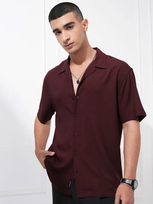 Highlander Men Maroon Textured Relaxed Fit Casual Shirt