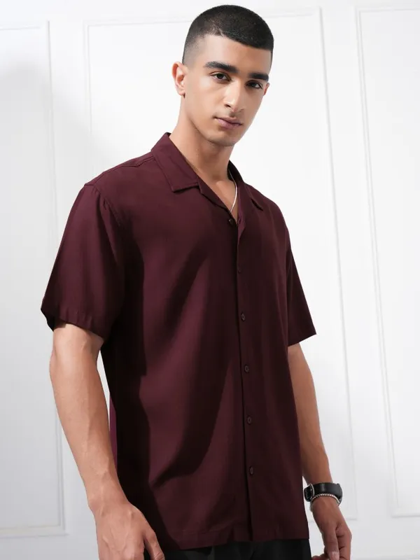 Highlander Men Maroon Textured Relaxed Fit Casual Shirt