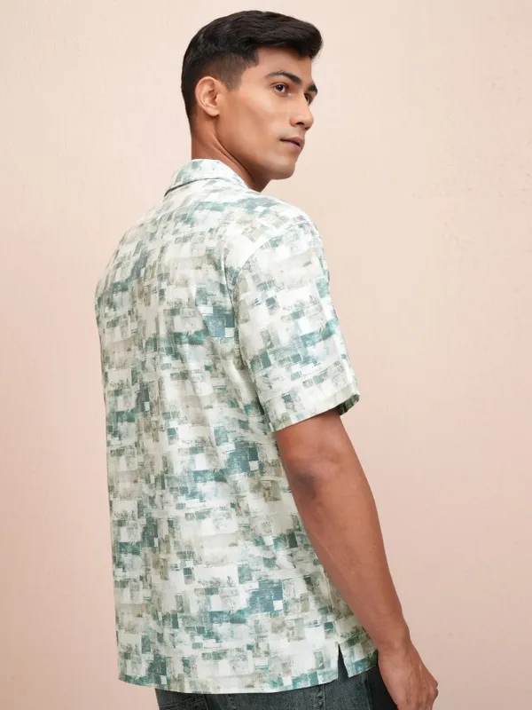 Locomotive Men Green Printed Relaxed Fit Casual Shirt