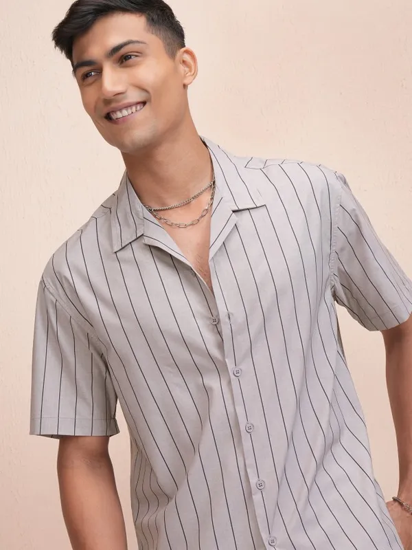 Locomotive Men Grey Striped Relaxed Fit Casual Shirt