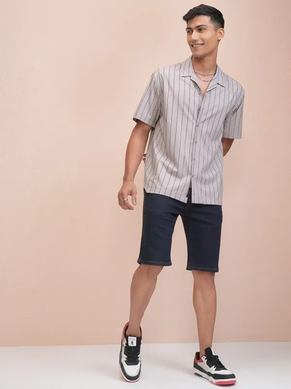 Locomotive Men Grey Striped Relaxed Fit Casual Shirt
