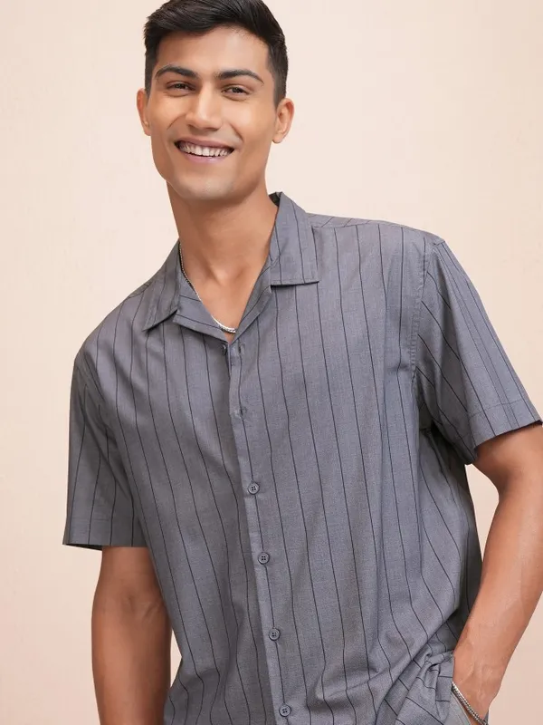 Locomotive Men Blue Striped Relaxed Fit Casual Shirt