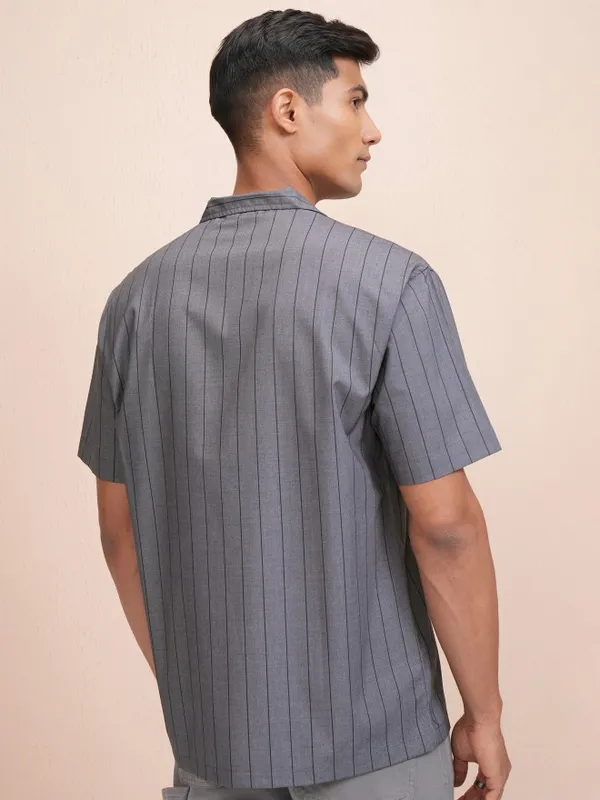 Locomotive Men Blue Striped Relaxed Fit Casual Shirt